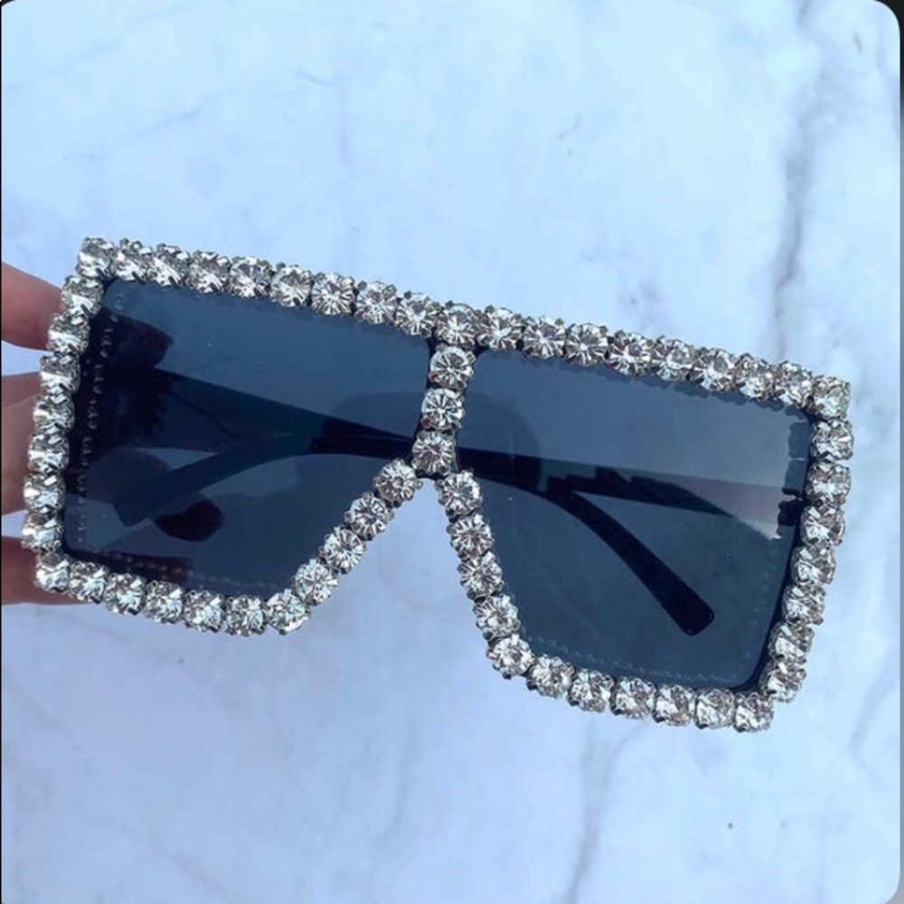 2 pairs of Trendy Sunglasses Thick Plastic Frame w/t Stones